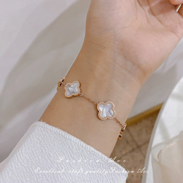 Wholesale titanium steel shell lucky four-petal flower bracelet JDC-BT-BaoY013 Bracelet 宝钰 White Wholesale Jewelry JoyasDeChina Joyas De China