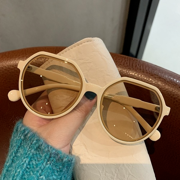 Bulk Jewelry Wholesale white resin sunglasses with small frame JDC-SG-KD011 Wholesale factory from China YIWU China